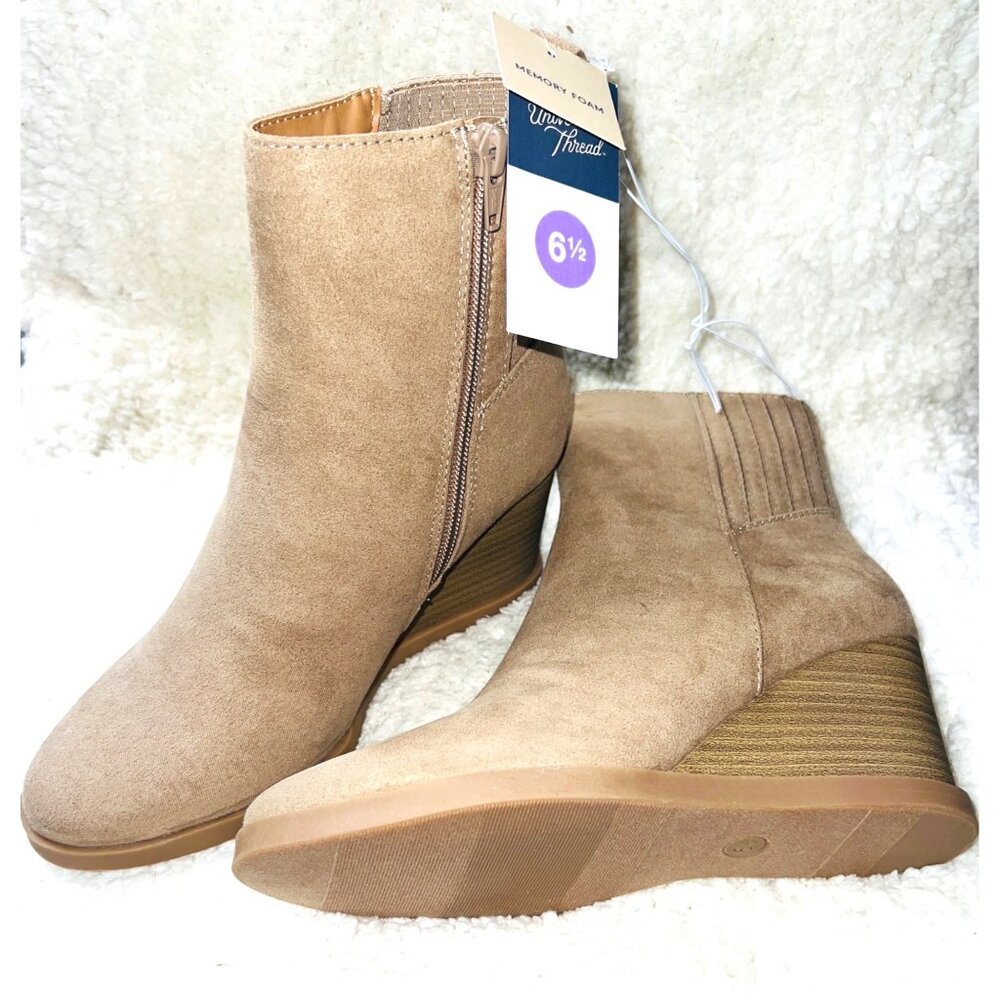 Universal Thread Womens Suede Ankle Boots Size 6.5 With Side Zipper & Wedge Heel - Picture 1 of 3